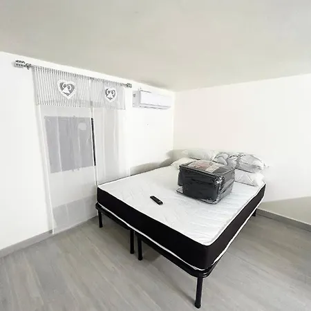 Pontenuovo 6e8 House * נאפולי
