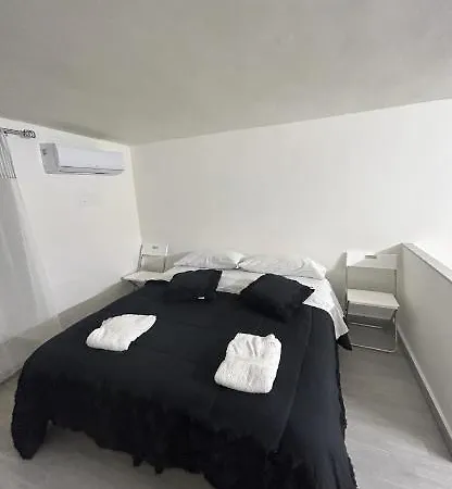 Pontenuovo 6e8 House דירה
