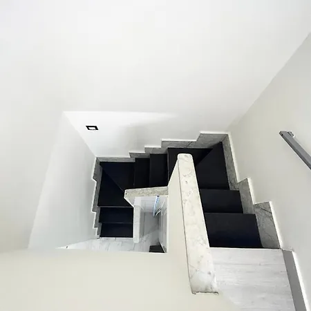 Pontenuovo 6e8 House * Nápoles